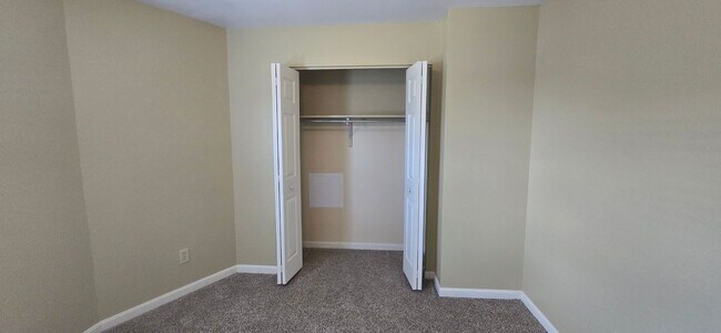 Building Photo - 3313 Fort Harrods Ct