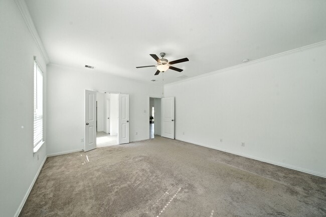 Building Photo - 15011 Old Horseshoe Lake Dr