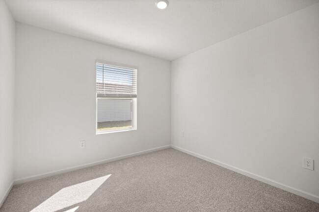Building Photo - 3 Bedroom Home in NE Ocala – Available Early September!