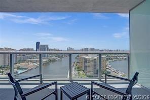 Building Photo - 2602 E Hallandale Beach Blvd
