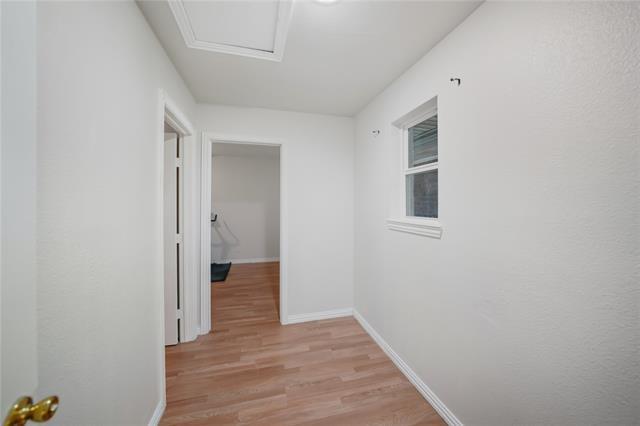 Building Photo - 922 Shady Creek Ln