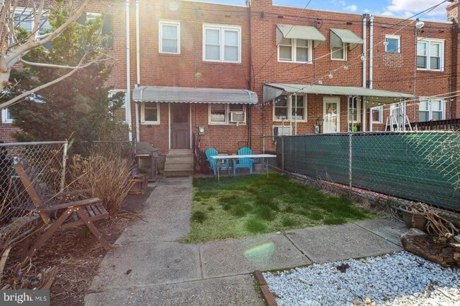 Building Photo - 3048 Miller St