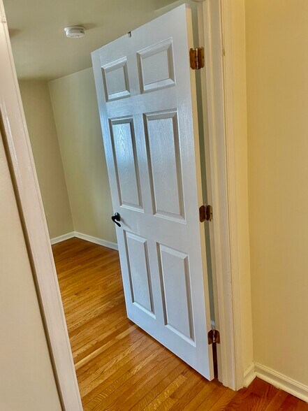 2nd Bedroom - 604 Gerritt St