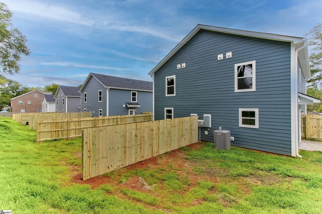 Building Photo - 18 Catawba Ave