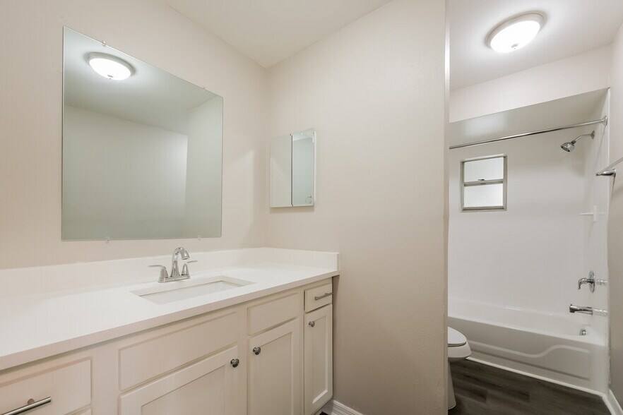 Building Photo - 13115 Caribbean Blvd