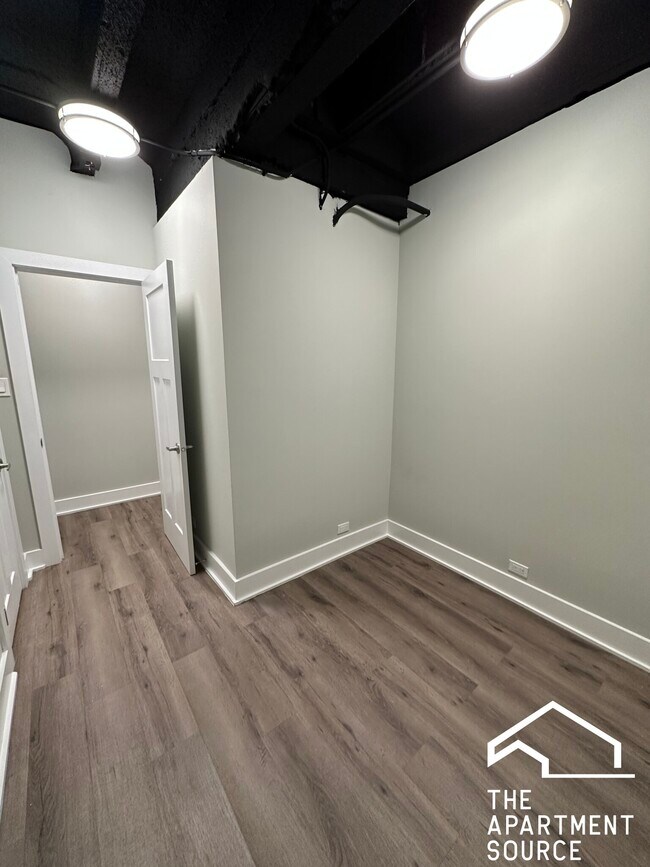 Building Photo - 725 St Johns Ave