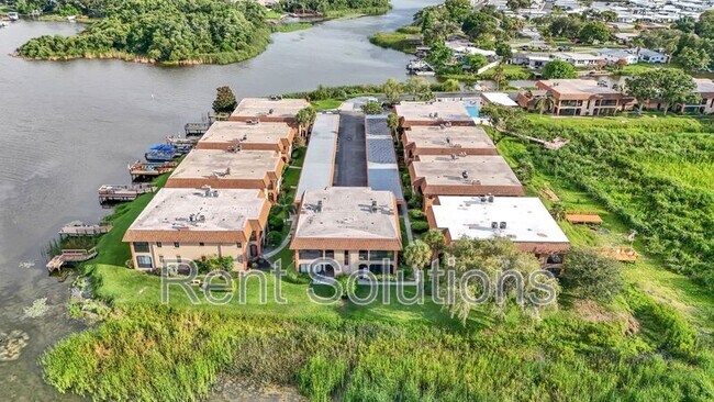 Building Photo - 10192 Seminole Island Dr