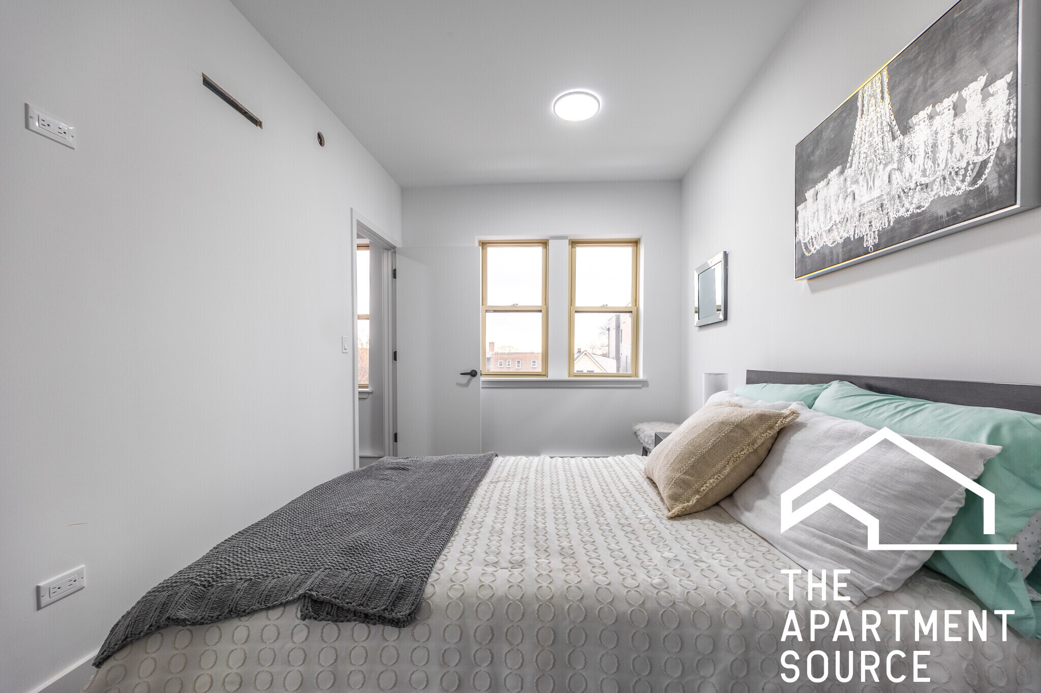 Building Photo - 1553 W Hollywood Ave