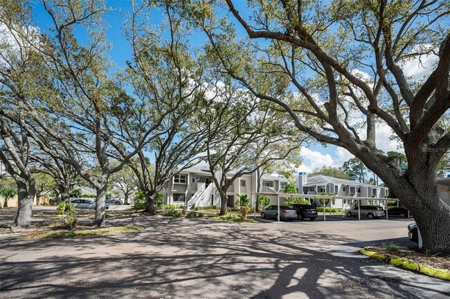 Building Photo - 10626 Longwood Dr