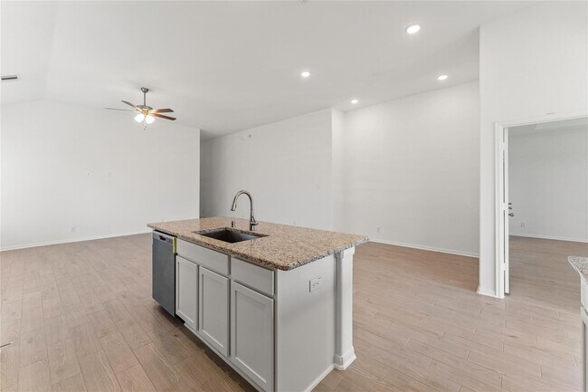 Building Photo - 570 Long Beach Bay Dr