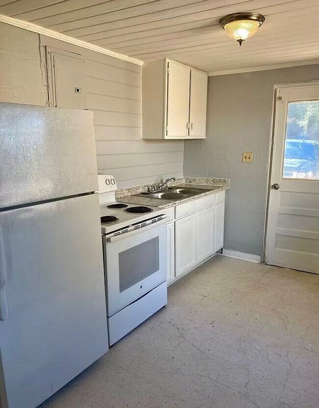 Building Photo - 1210 Gillespie Ave