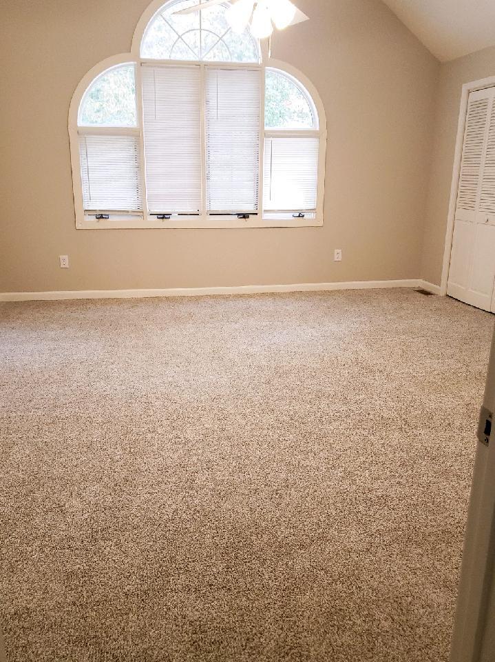 Building Photo - 924 Stonebrook Dr