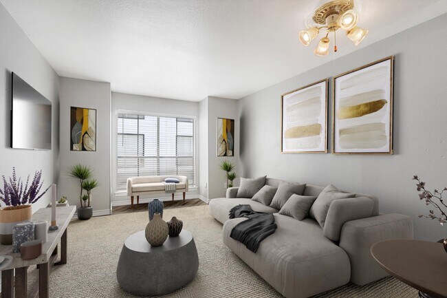 Building Photo - 4400 Memorial Dr