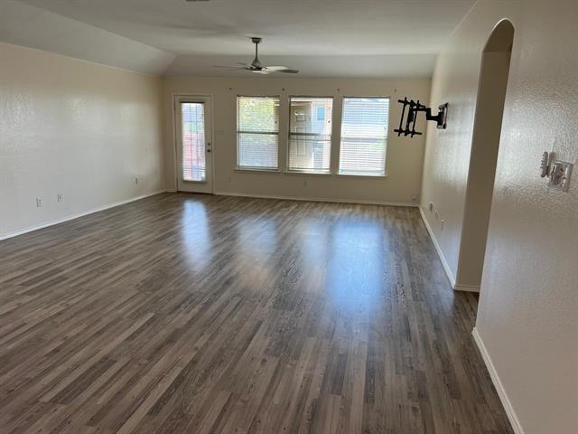 Building Photo - 10416 Devin Ln