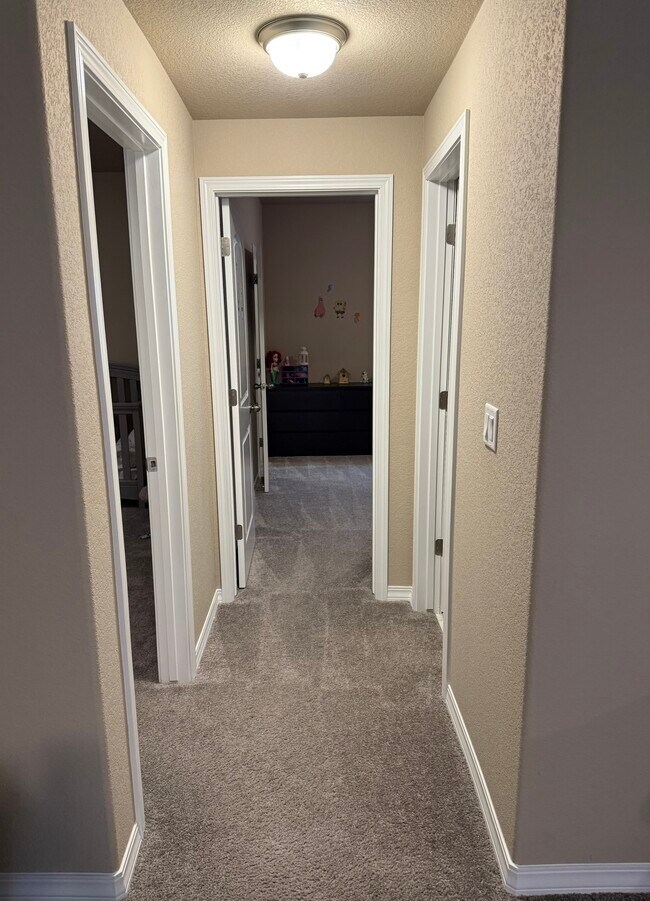 Building Photo - 9958 Golf Crest Dr