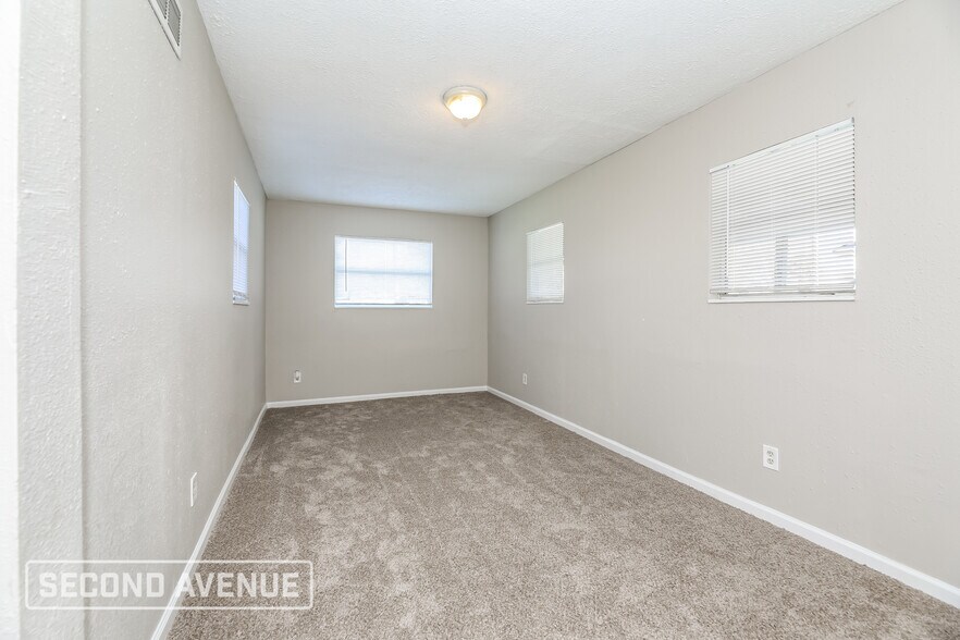 Building Photo - 9402 Devonshire Blvd