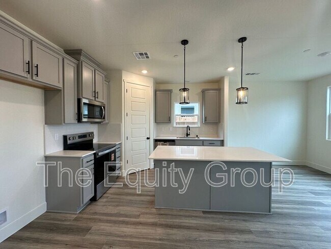 Building Photo - 6925 W Grove Ave