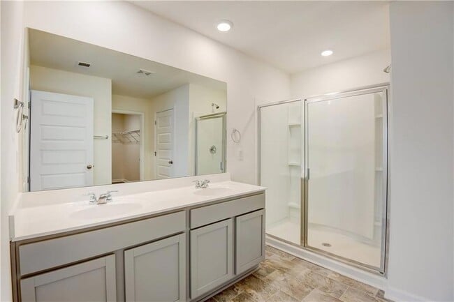 Building Photo - 257 Bur Oak Bend