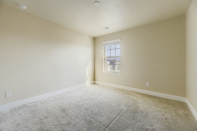 Building Photo - 17944 Tree Sparrow Ave