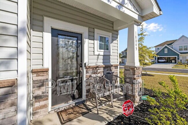 Building Photo - 18045 Stark Wy