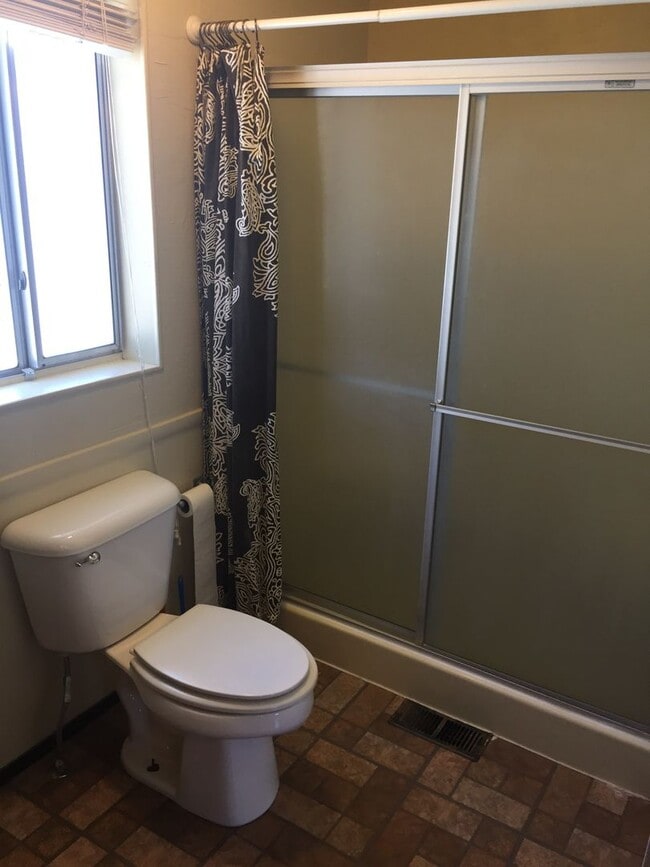 Building Photo - ***2 BEDROOM/2 BATHROOM IN PRESCOTT VALLEY***