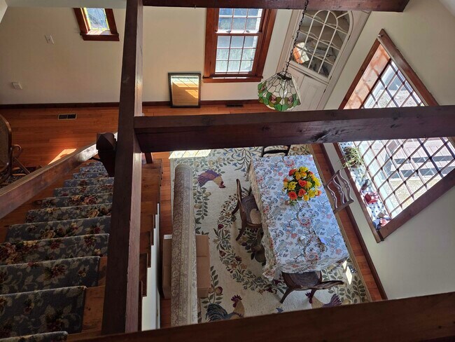 Building Photo - 43 Casalis Rd