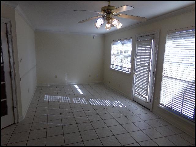 Building Photo - 103 Miramar Dr