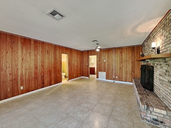 Building Photo - 2512 Sea Breeze Ct