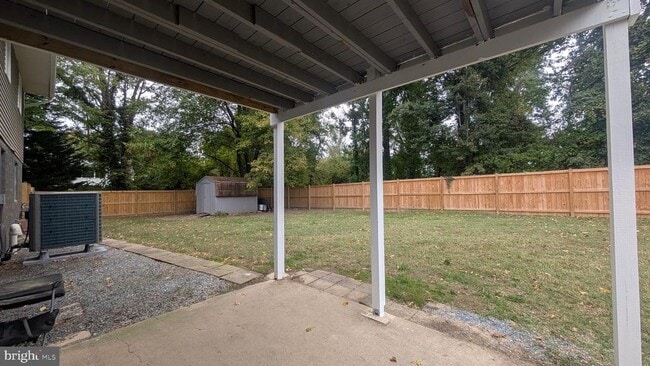 Building Photo - 922 Petinot Pl