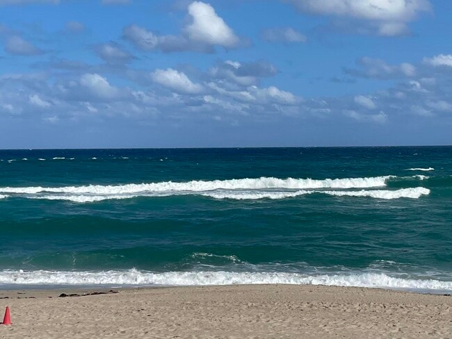 Building Photo - 531 C St