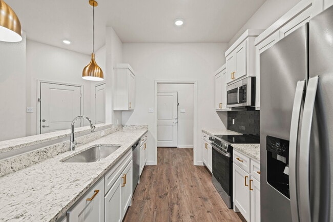 Building Photo - Like new duplex in Frenship East!