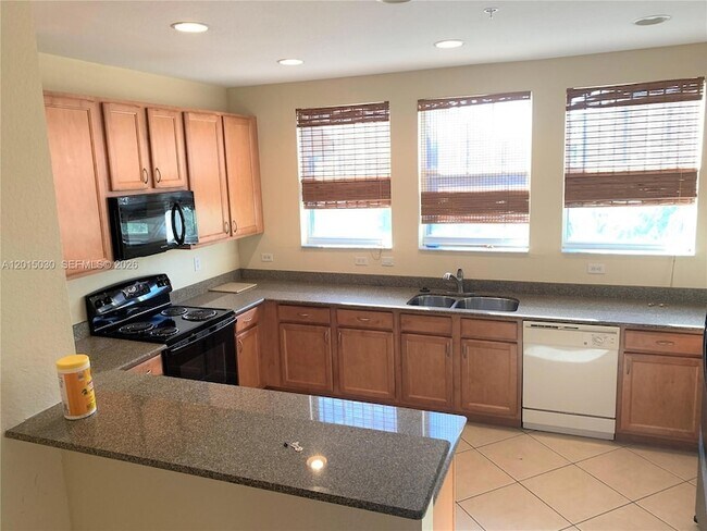 Building Photo - 690 Amador Ln
