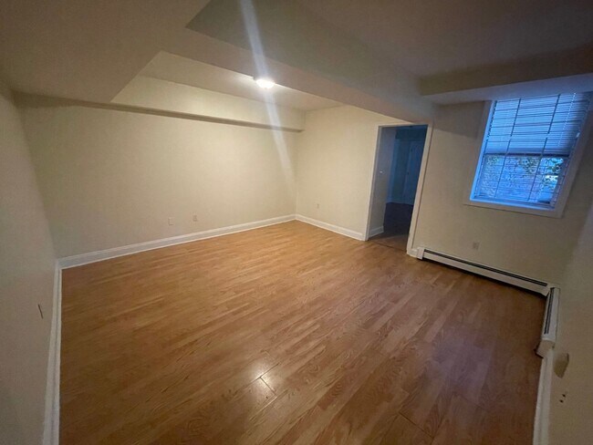 Building Photo - Avl now! Huge 3BR in Packard's Corner, hea...