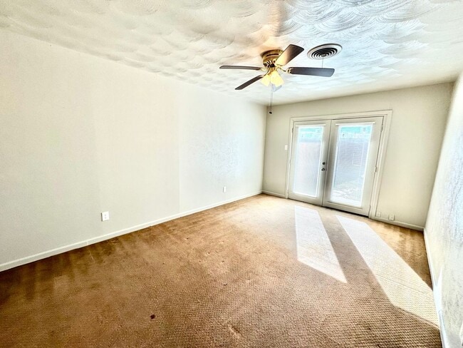 Building Photo - 3221 33rd St