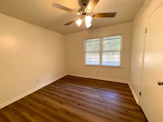 Building Photo - 4323 Ansley Ave