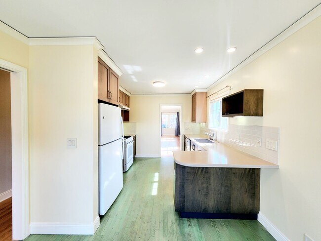 Building Photo - Lovely 2 bedroom house in San Mateo