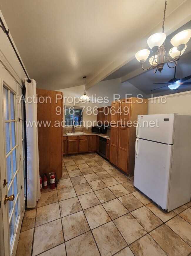 Building Photo - $500.00 Off Move In Special! East Roseville, Sierra Gardens 3 Bedroom, 2 Bathroom, 2 Car Garage, ...