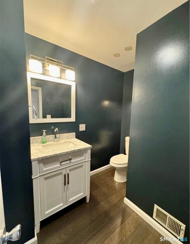 Building Photo - 41 Nash Pl