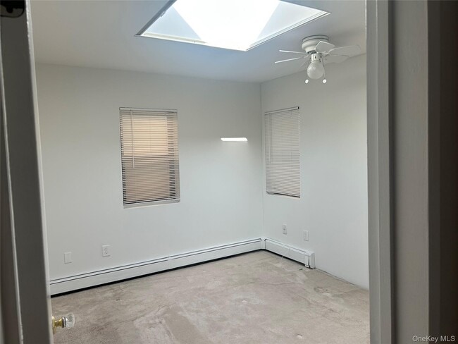 Building Photo - 475 W Broadway