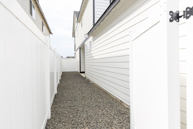 Building Photo - 24509 E Feather Ct