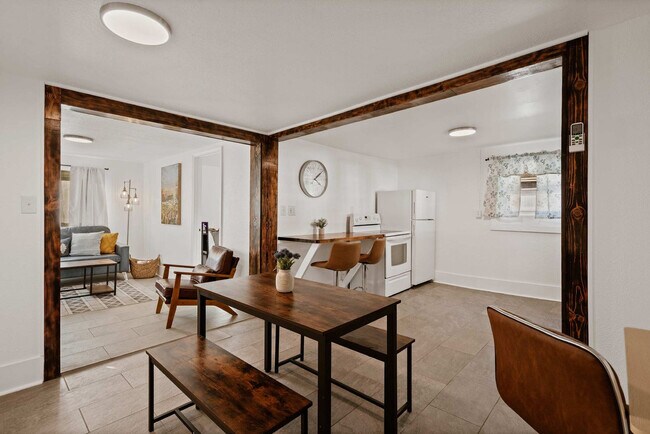 Primary Photo - 2904 Berwick St