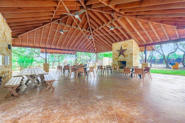 Building Photo - 217 Emerald Ridge Dr