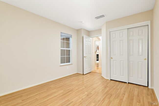 Building Photo - 512 Twin Pines Dr