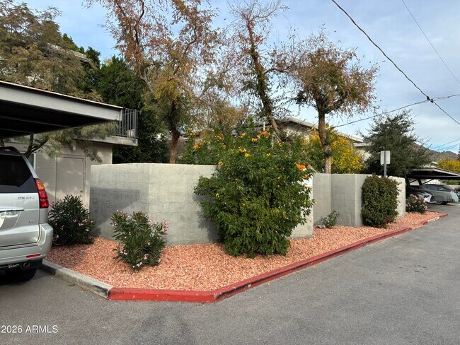 Building Photo - 4111 E Camelback Rd