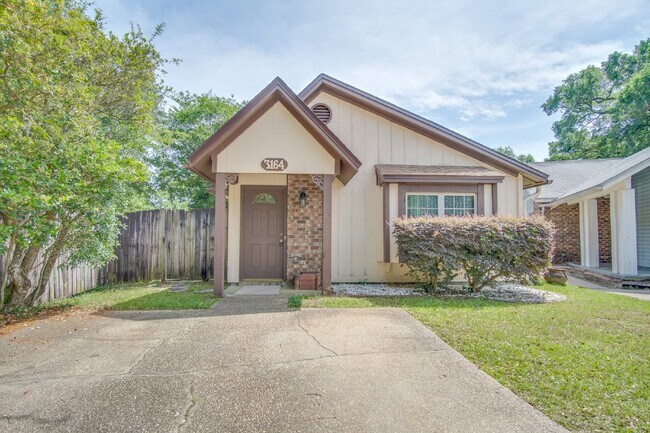 Building Photo - North Pensacola 3BR/2BA Home Near UWF Featuring Vaulted Ceilings & Privacy-Fenced Backyard