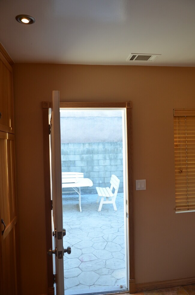 Building Photo - 4626 W 171st St