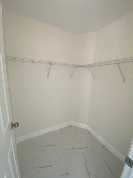 Building Photo - 1169 Lake McGregor Dr