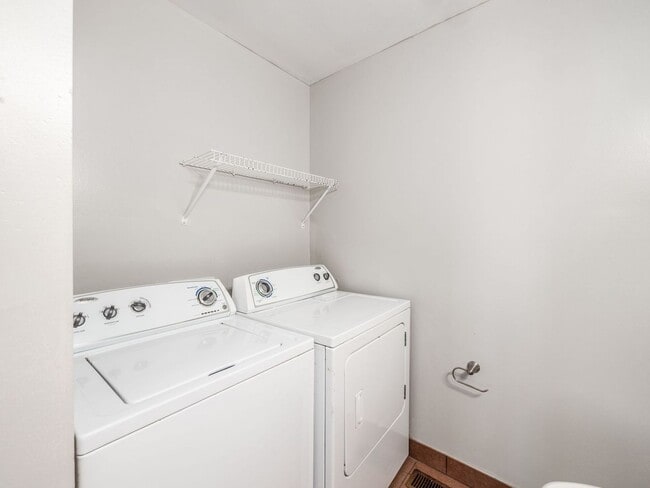 Building Photo - 24 Chittenden Ave