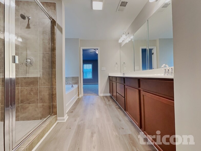 Building Photo - 3440 Baylor Cir