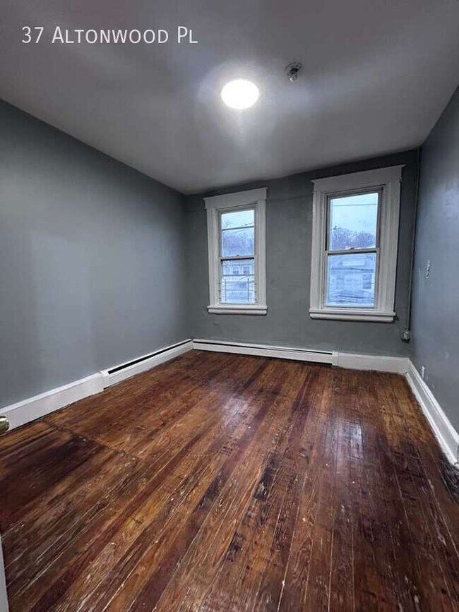 Building Photo - 37 Altonwood Pl